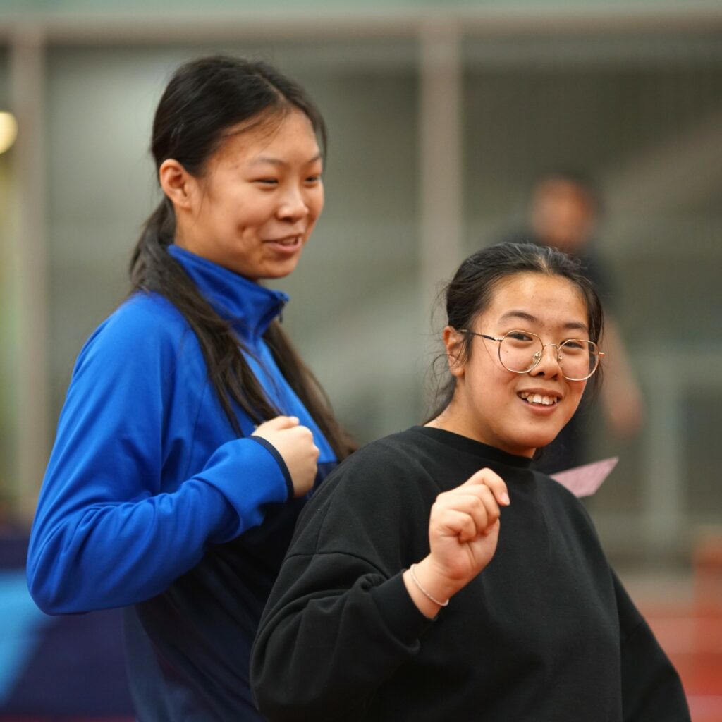 Joueuses du club en tribune